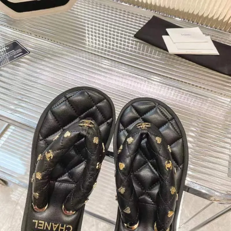 👟👟Ex-factory price 400🐹🐹 CHANEL Chanel 2022SS Cjia Xiaoxiang new summer bread slippers flip-flops flip-flops beach sandals original 7100 purchase development production Xiaoxiang 2023 summer hot style bread slippers irresistibly cute! The color of macarons and ice cream combined with the chubby figure is like stepping on bread or clouds ☁️Super strong wrapping feeling! Fabric: Original customized super soft sheepskin Lining: Original customized super soft sheepskin Sole: Exclusive molded ultra-light foam outsole Sole thickness: 2CM Size: 35-40